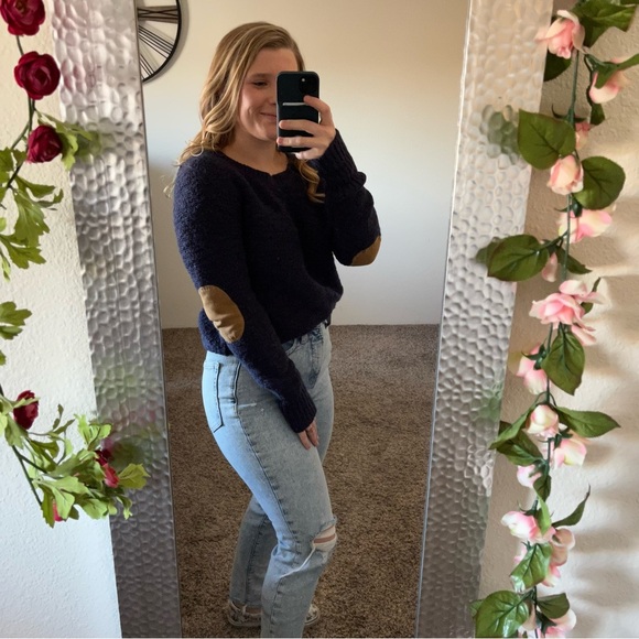 Women’s BDG Size Small Navy Sweater with Brown Elbow Accents - Picture 5 of 7
